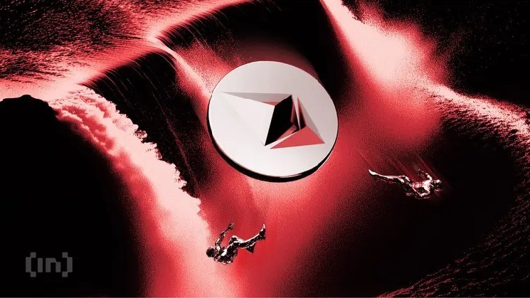 Whales Are Going All-In on Ethereum — But Record Leverage Puts Their Longs at Risk