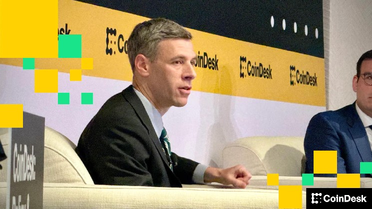 U.S. Banking Regulator Warns Wall Street on ‘Debanking,’ Claims Practices ‘Unlawful’