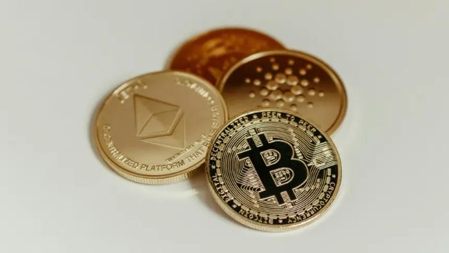 Banks And Crypto Firms Back At The Table As CLARITY Talks Restart