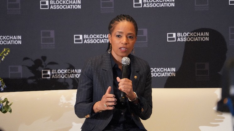 Stablecoin yield in crypto Clarity Act won’t allow rewards on balances, latest text says