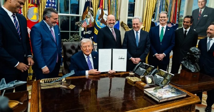 Trump weighs AI security order as Mythos concerns push Washington toward model reviews