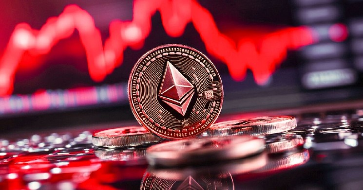 Rare Buy Signal Emerges as Bears Hold Key Resistance