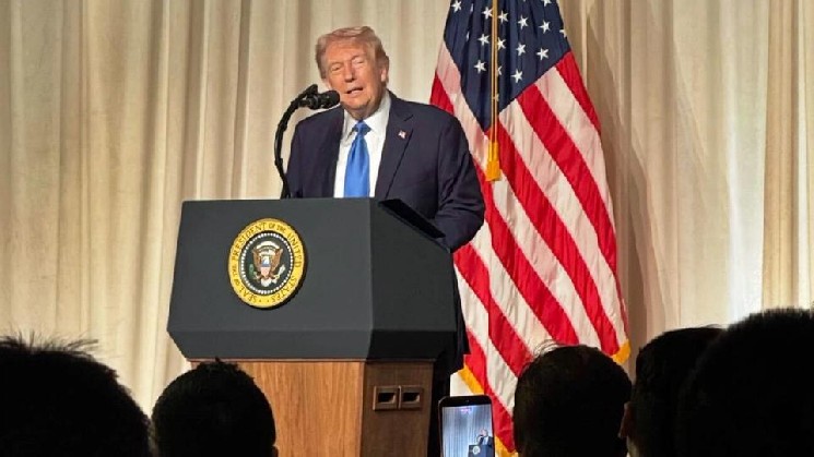 Trump’s crypto token buyers are down $3.8 billion, blockchain data shows