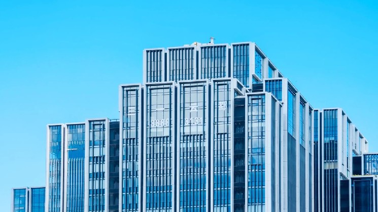 Cathie Wood Highlights USDT’s Stability Impact — Insights from ARK Invest
