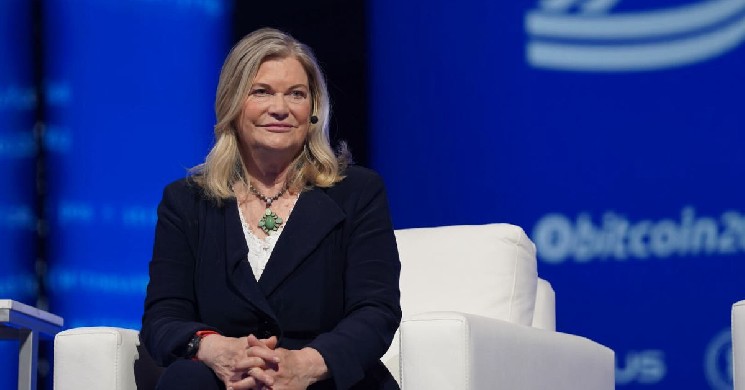 Lummis Urges Senate to Act on Crypto Bill Before Recess