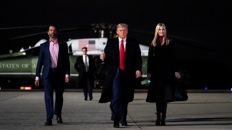 Trump jets to South Carolina as fight for pro-crypto, AI-positive Congress heats up