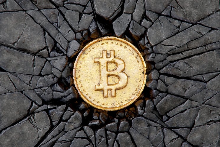 BlackRock Forced to Liquidate $122 Million in Bitcoin as Clients Cut 45% Losses
