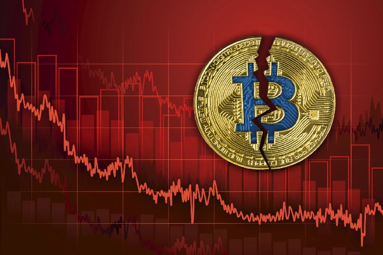 Bloomberg Strategist Flags Crucial Bitcoin Sell Signals