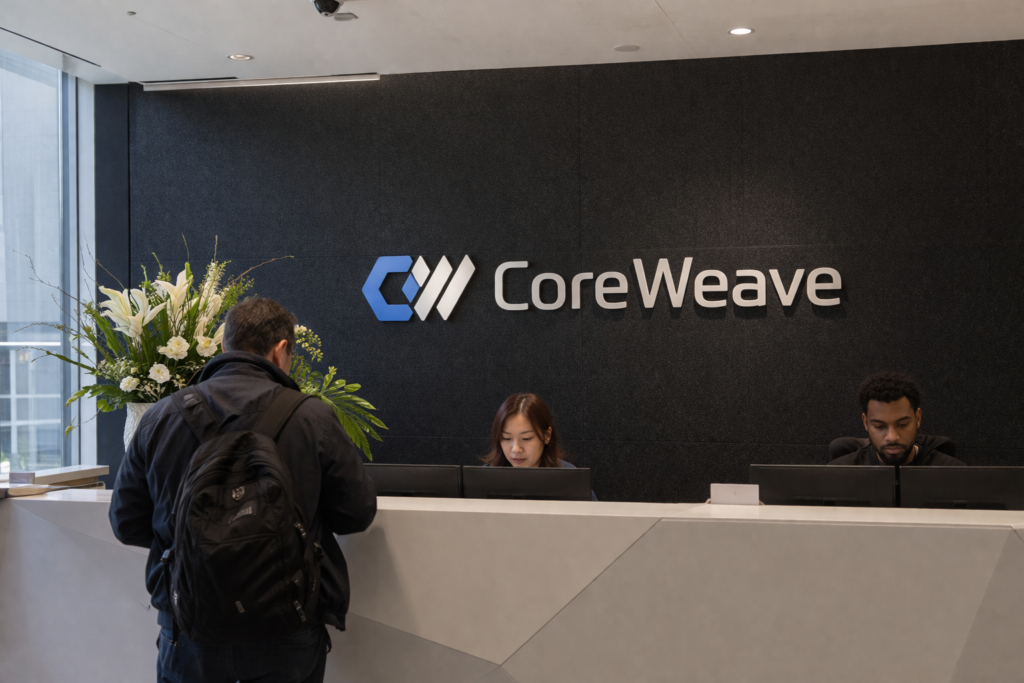 CoreWeave stock falls 3%, why this analyst sees 88% upside for the stock