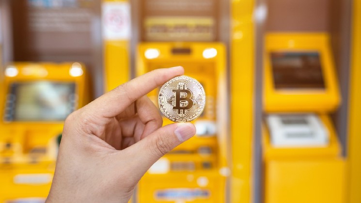 Bitcoin whales reduce selling as retail capitulation peaks